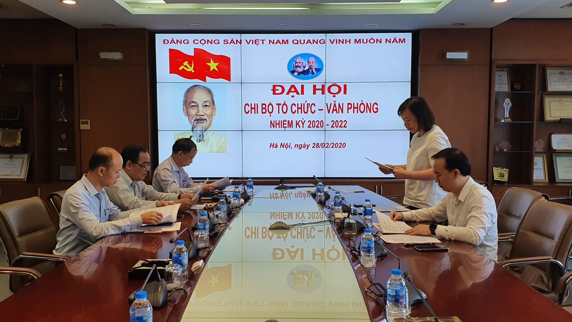 Đại hội chi bộ Tổ chức – Văn phòng và Đại hội chi bộ Ban Tài chính Đầu tư nhiệm  kỳ 2020-2022